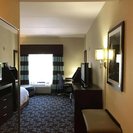 Hampton & At Opryland Hotel Nashville
