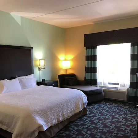 Hotel Hampton & At Opryland 3*