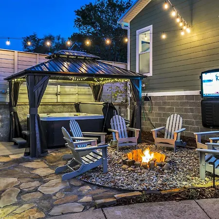 Holiday home Greenwood With Covered Hot Tub, Fire Pit, And Outdoor Tv! *