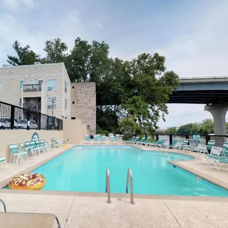 Stunning Riverfront Getaway In Downtown * Nashville
