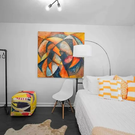 Chic 2br Nasvhille Getaway- Fenced Yard- 8min To Broadway! *