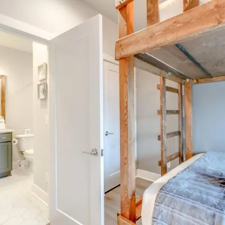 Spacious Contemporary Townhome With Private Rooftop * Nashville