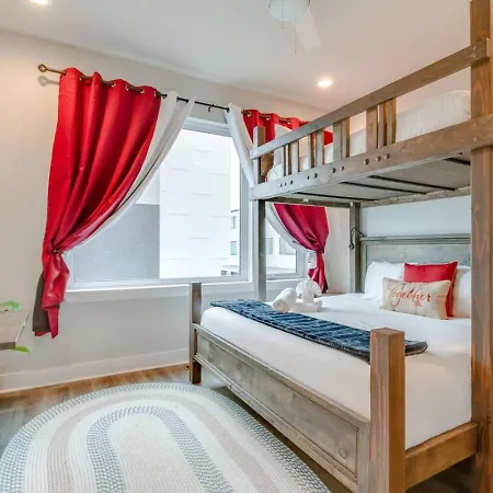 Holiday home Spacious Contemporary Townhome With Private Rooftop Nashville