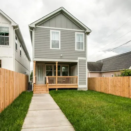 The Nation Native Stunning 4 Bedroom With Private Yard Nashville