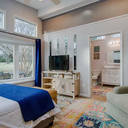 Gather And 10 Min From Downtown Holiday home