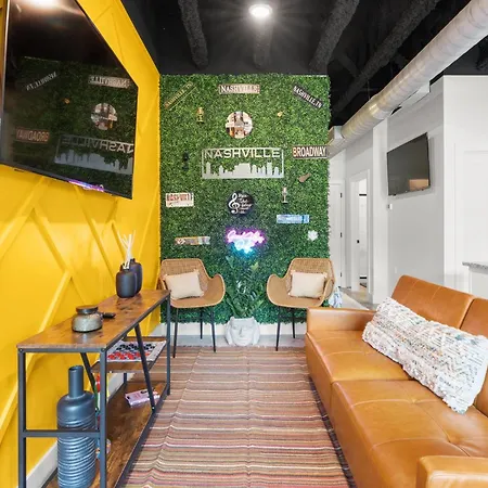 Apartment Cozy Urban Escape
