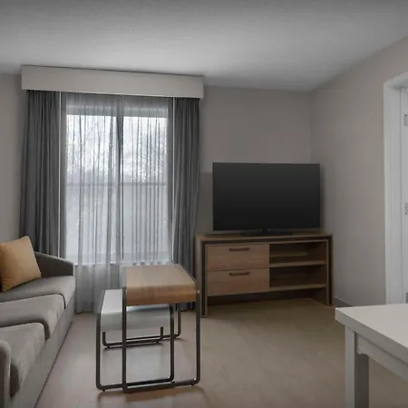 Homewood Airport Hotel 3*