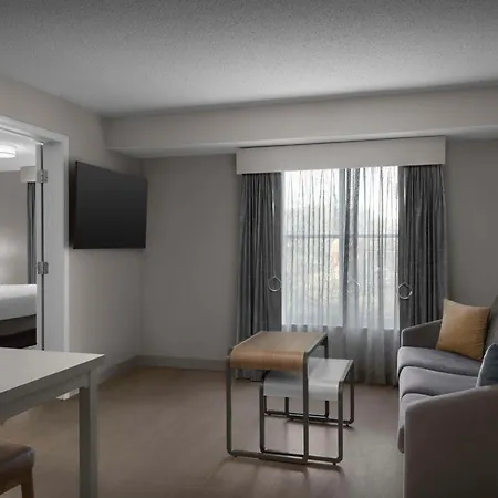 Homewood Airport Hotel 3*
