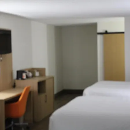 Comfort & Downtown - Stadium Hotel Nashville