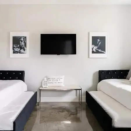 1035 Fairwin Ave Apartment *