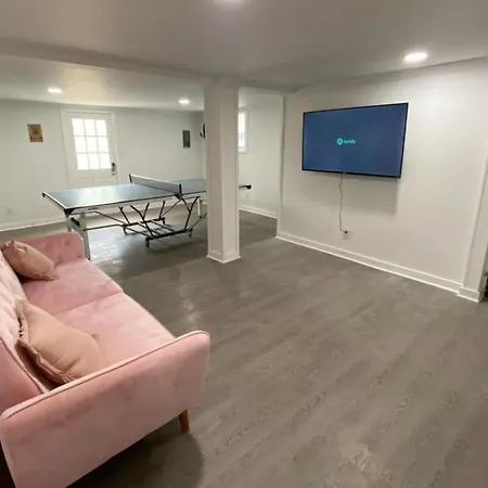 Holiday home The Playhouse: 4br With Spa, Basketball & Games Nashville
