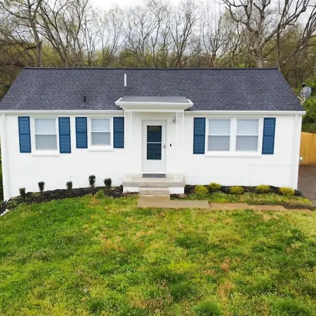 The Playhouse: 4br With Spa, Basketball & Games Nashville