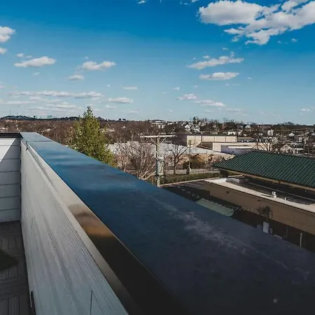 Four Bedroom In Oceola Ave Apartment