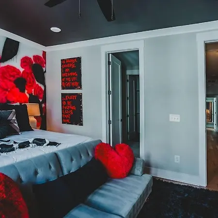 Four Bedroom In Oceola Ave Apartment