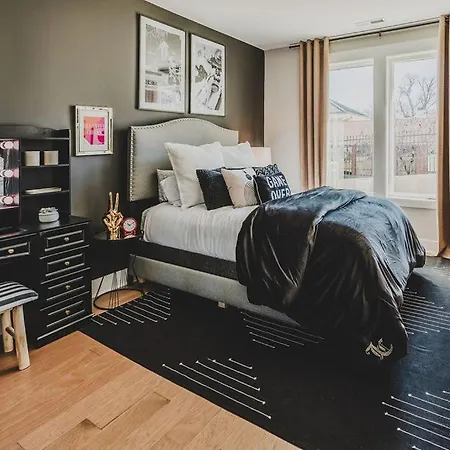 Four Bedroom In Oceola Ave Apartment *