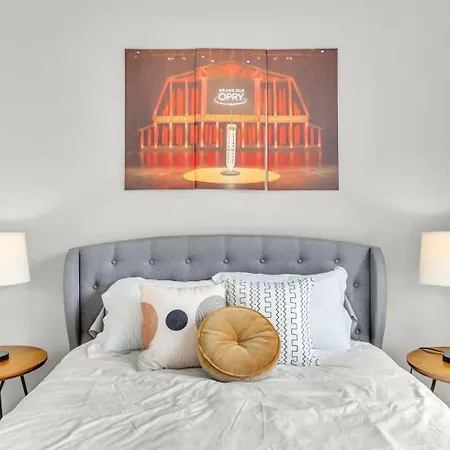Four Bedroom In Oceola Ave Apartment