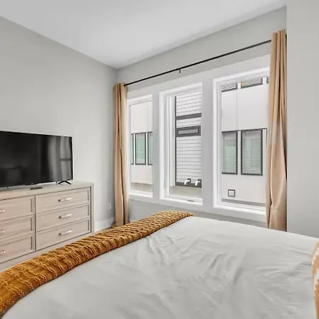 Apartment Four Bedroom In Oceola Ave *