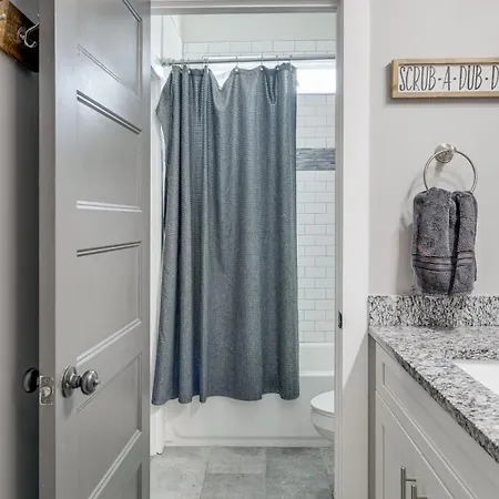 Lakeshore Luxury Near River With Hot Tub And Rooftop Deck Nashville