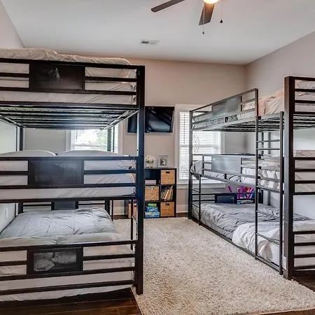 Lakeshore Luxury Near River With Hot Tub And Rooftop Deck Holiday home *