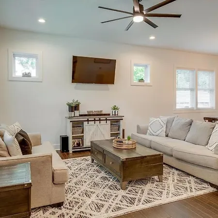 Lakeshore Luxury Near River With Hot Tub And Rooftop Deck Holiday home *