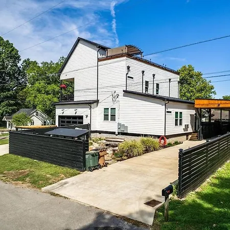 Lakeshore Luxury Near River With Hot Tub And Rooftop Deck Nashville