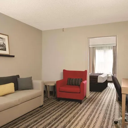 Hotel Country & By Radisson, Airport East, Tn 4*