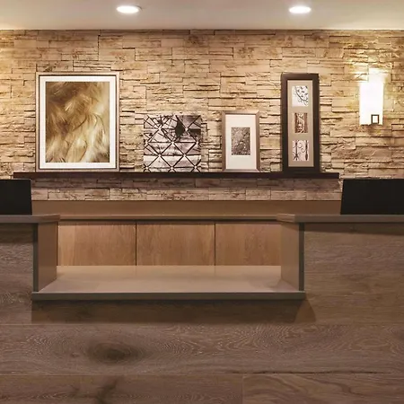 Country & By Radisson, Airport East, Tn Hotel 4*