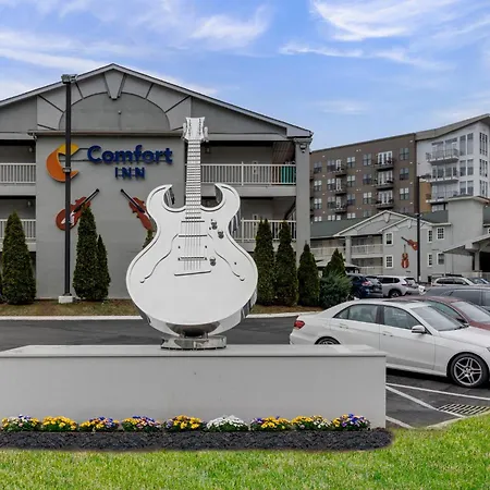 Comfort Downtown - Music Center Inn 4*