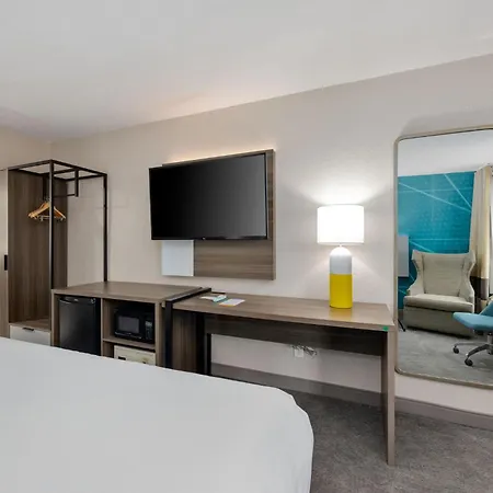 Comfort Downtown - Music Center Inn 4*
