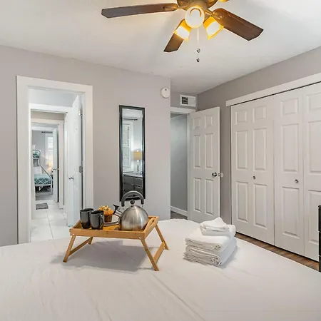 Birds Nest-sleeps 24-mins To Geodis Park Holiday home Nashville
