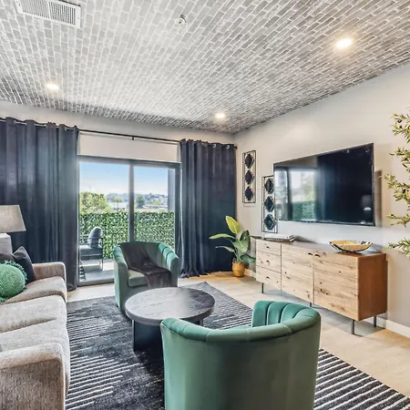 Holiday home Walk To Broadway From The 12/30 Lounge In Downtown Nashville! *