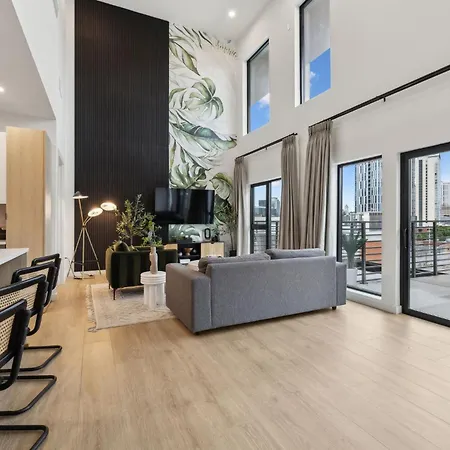 Beverly Nash Downtown, Incredible Skyline Views, Walk To Broadway! *
