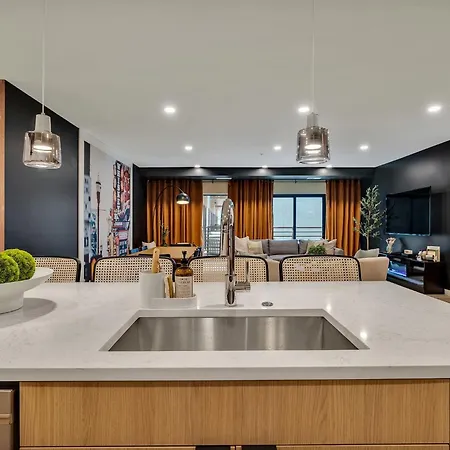 Boots On Broadway In Downtown With Parking, Pool, Gym * Nashville
