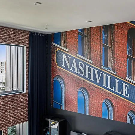 Apartment Grand Ole Nashville- Walk To Broadway & Honky Tonks! *