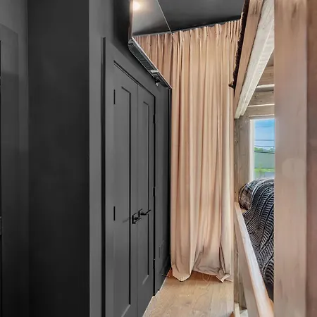 New Iconic Duo 2 Homes & Rooftop Vibes Holiday home Nashville