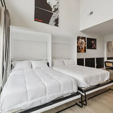 Beverly Nash Downtown, Incredible Skyline Views, Walk To Broadway! * Nashville