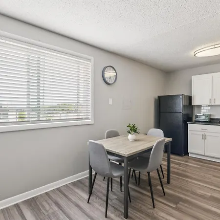 Avery D9 I Comfy 2 Bed 1 Bath Apartment