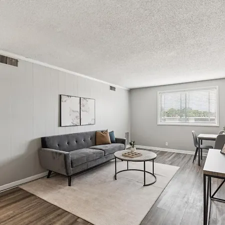 Apartment Avery D9 I Comfy 2 Bed 1 Bath *