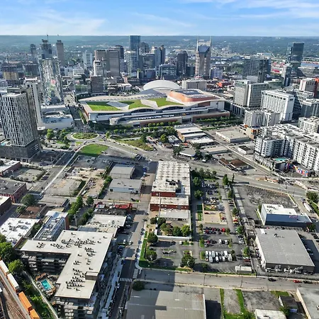 Beverly Nash Downtown, Incredible Skyline Views, Walk To Broadway! Holiday home Nashville