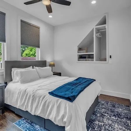 Apartment East Greenwood Treehouse Close To Dt