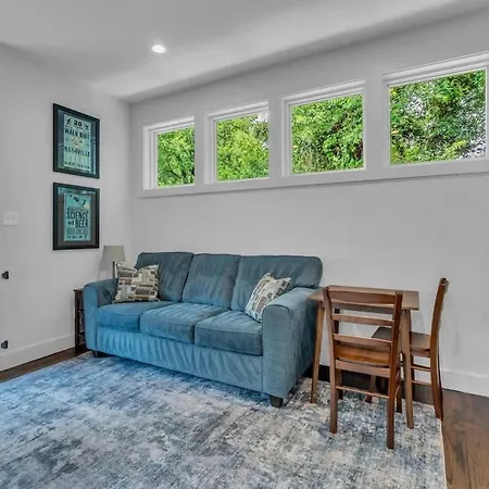 East Greenwood Treehouse Close To Dt Apartment Nashville
