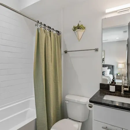 12 South Walk To Belmont With Deck And Patio Holiday home Nashville