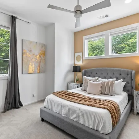12 South Walk To Belmont With Deck And Patio Holiday home Nashville