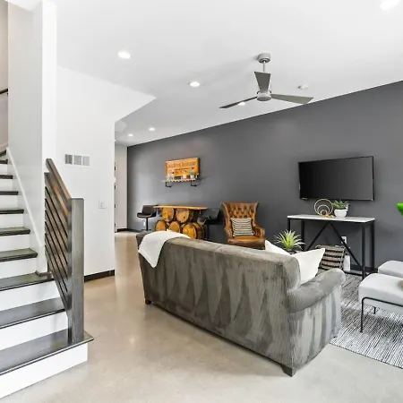 12 South Walk To Belmont With Deck And Patio Nashville