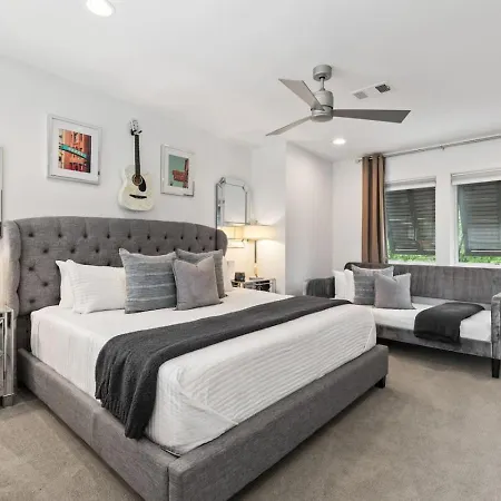 12 South Walk To Belmont With Deck And Patio Holiday home Nashville