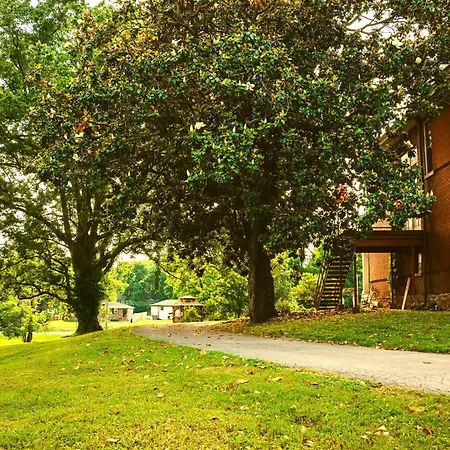 The Magnolia Mansion 6 Minutes To Broadway On 4 Acres