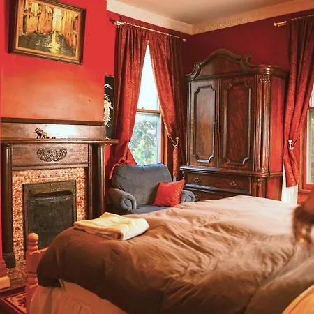Holiday home The Magnolia Mansion 6 Minutes To Broadway On 4 Acres
