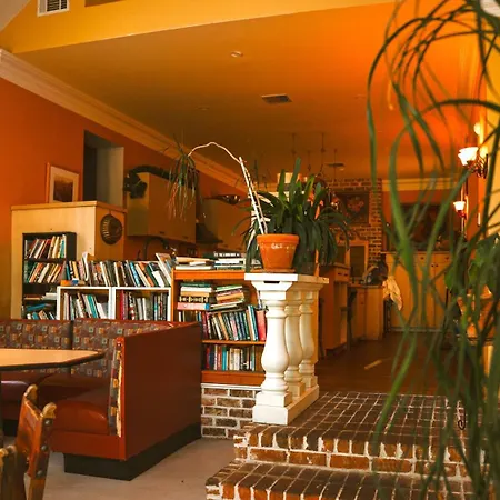The Magnolia Mansion 6 Minutes To Broadway On 4 Acres Holiday home