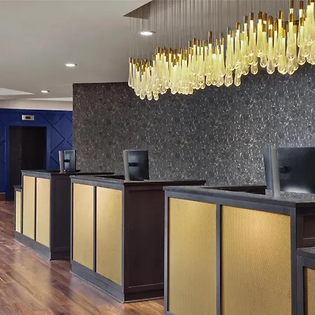 Hotel Doubletree By Hilton Downtown Nashville