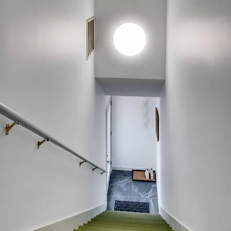 Alley Loft In 12 South Park Free Hotel *